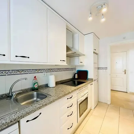 Sunny Apartment *